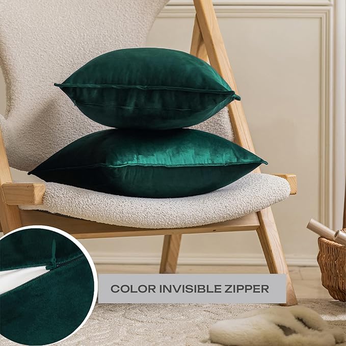 JIAHANNHA Velvet Green Throw Pillow Covers 18”x18”Pack of 2 Soft Decorative | Square Cushion Covers for Couch Sofa Bed Livingroom Car Home Decor,45x45Cm