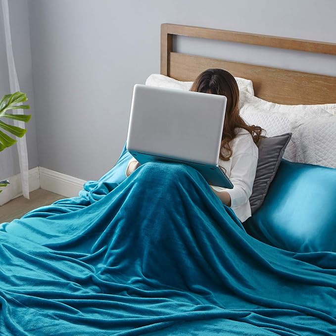 Hansleep King Teal Fleece Blanket, Soft Flannel Bed Blanket | Fuzzy Cozy Blanket 90x108 Inches, Multi-use for Bed, Sofa, Couch, Travel, Camping, All Season Warm Lightweight Cover