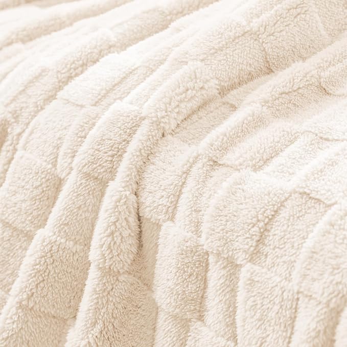 Exclusivo Mezcla 3D Checkered Fleece Throw Blanket for Couch, Ivory | Super Soft and Cozy Fluffy Throw, Lightweight and Breathable, Cute Fuzzy Blanket for Sofa, Home Decor, All Season, 50"x60"