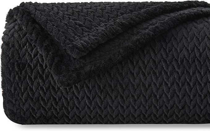 NEWCOSPLAY Fleece Leaves Pattern King Blanket, Black, 90"x110" | Super Soft Throw Blanket, Lightweight Cozy Bed Sofa Blanket, Premium Silky Flannel Fleece, Travel Blanket for All Season Use
