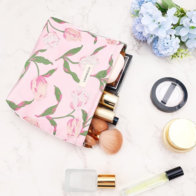 ZLFSRQ Tulip Makeup Bag for Women Floral Cosmetic Bag Pink Zipper Cosmetic Pouch for Purse Large Capacity Quilted Canvas Flower Makeup Bags Cute Aesthetic Travel Toiletry Bags Gift Skincare Organizer