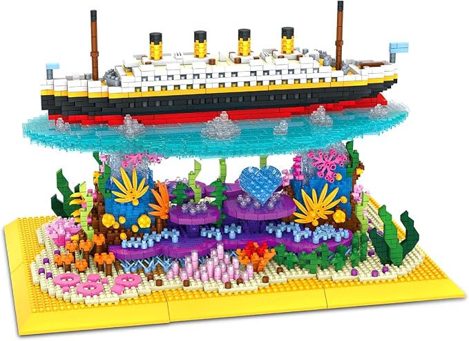 Titanic Ship Micro Mini Building Blocks Set，3892PCS+ Classic Collectible Display Model Set,MOC Boat Bricks Kit Bricks Model，Great Gift for Adults/Teens