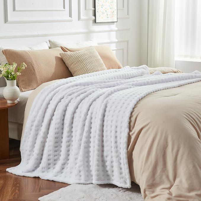 NEWCOSPLAY 3D Waffle Checkered Flannel Queen Blanket, White, 90"x90" | Super Soft Cute Lightweight Decorative Premium Silky Fleece Blanket for Couch Sofa Bed, Gift for Women Men, All Season Use