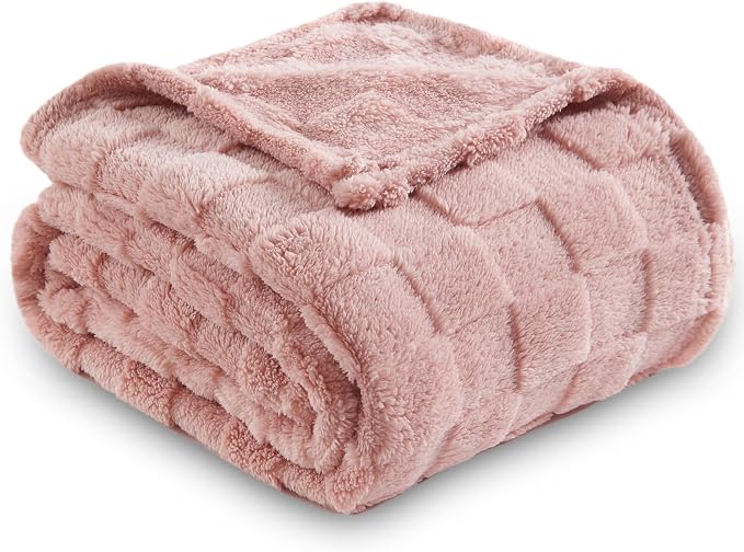 NEWCOSPLAY 3D Checkered Flannel Twin Blanket, Pink Checkered, 60"x80" | Super Soft Cute Lightweight Decorative Premium Silky Fleece Blanket for Couch Sofa Bed, Gift for Women Men, All Season Use
