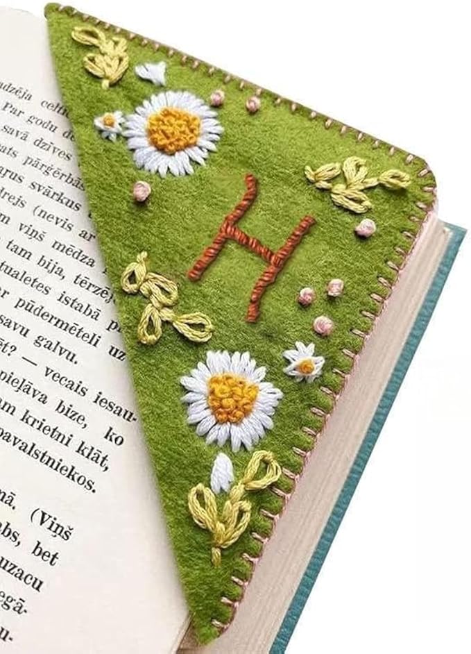 MOTEERLLU Personalized Hand Embroidered Corner Bookmark,Felt Triangle Page Stitched Handmade Bookmark,Unique Cute Flower Letter Embroidery Bookmarks Accessories for Book Lovers(Summer-h)