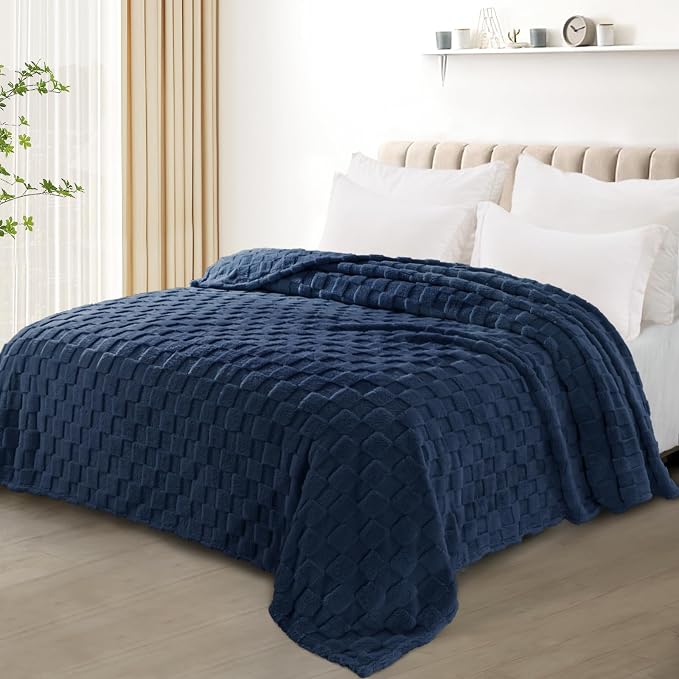 Exclusivo Mezcla 3D Checkered Fleece King Blanket for Bed, Navy Blue | Super Soft and Cozy Fluffy Blanket, Lightweigh and Breathable Blanket for Living Room, Bedroom, Decor, All Season, 104"x90"