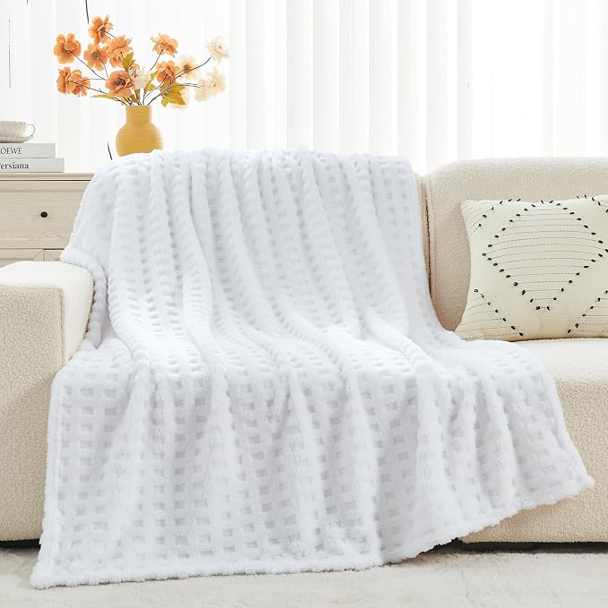NEWCOSPLAY 3D Waffle Checkered Flannel Throw Blanket, White, 50"x70" | Super Soft Cute Lightweight Decorative Premium Silky Fleece Blanket for Couch Sofa Bed, Gift for Women Men, All Season Use