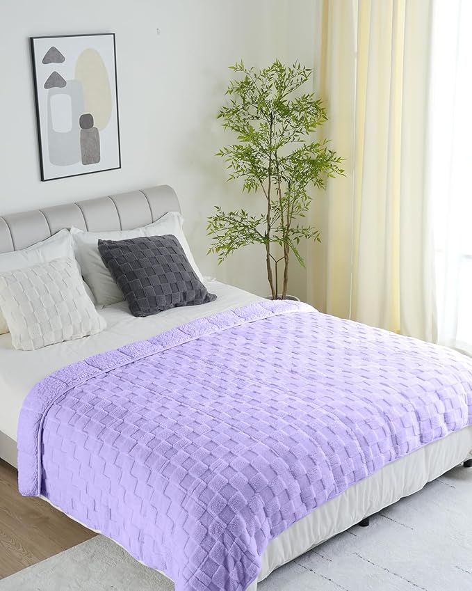 Uttermara Blankets for Adults Queen Size, 15lbs 60x80 inches Blanket with Soft Warm Plush Jacquard Sherpa, Washable Thick Throw, Light Purple