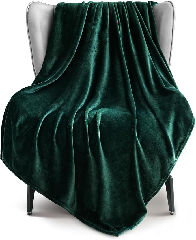 Exclusivo Mezcla Soft Fleece Throw Blanket for Couch, Forest Green | 50x60 Inches, Double-Sided Brushed Flannel, Lightweight Plush Cozy Blanket for Home Decor, All Season, Machine Washable