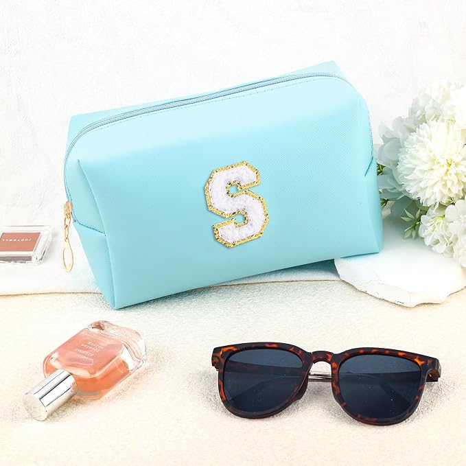 URSKYTOUS Gifts for Girls Initial Makeup Bag Personalized Cosmetic Bag with Zipper Cute Travel Toiletry Bag Waterproof PU Preppy Makeup Pouch Birthday Gift for Teen Girls Women(Blue S)