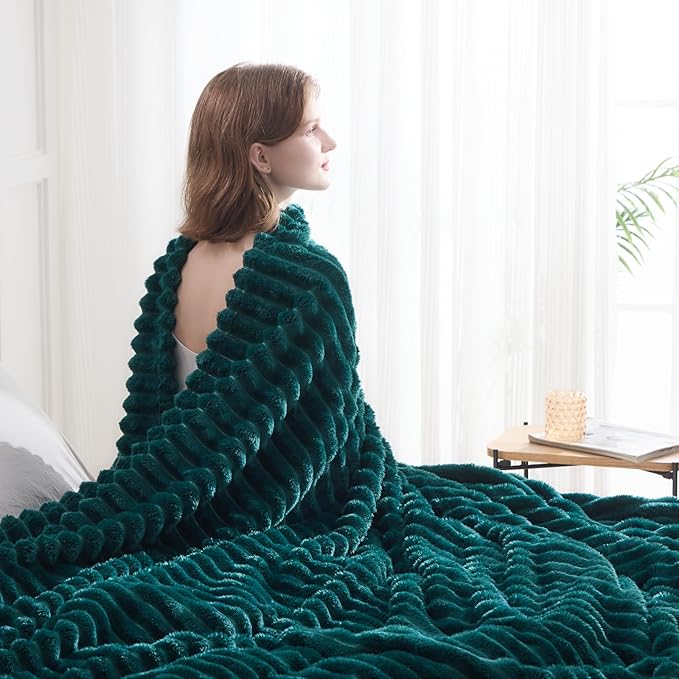 NEWCOSPLAY Super Soft Queen Blanket Dark Teal Premium Silky Flannel Fleece 3D Ribbed Jacquard Lightweight Bed Blanket All Season Use (Dark Teal Ribbed, Queen(90"x90"))