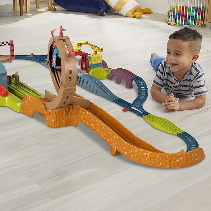 Thomas & Friends Toy Train Set Loop & Launch Maintenance Yard with Thomas Motorized Engine & Carly the Crane for Preschool Kids Ages 3+ Years