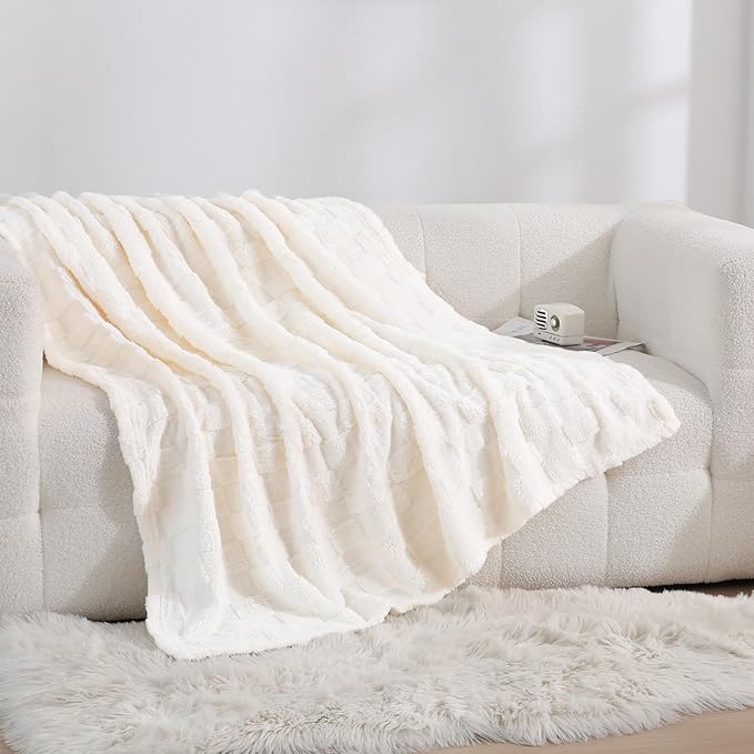 White Fleece Throw Blanket 50”×70”Checkered Design for Couch Sofa | Super Soft Cozy Plush Microfiber 3D Square Pattern Flannel Blanket for Bed Lightweight for Adults,Women