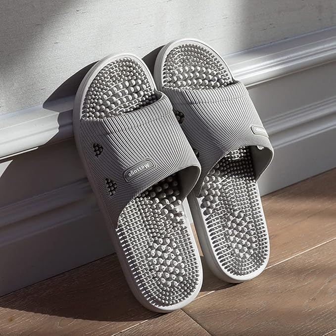 Acupressure Massage Slippers for Plantar Fasciitis for Women Acupuncture Slippers Arthritis Neuropathy Pain Relief Non-Slip Massage Sandals Women Stress Relief Gifts for Bath (US Men 6.5-7.5, Grey)