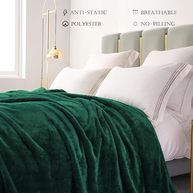 Exclusivo Mezcla Fuzzy Plush Fleece Bed Blanket Twin XL Size, Forest Green | 90x66 Inches, Super Soft and Cozy Bed Blanket, Fluffy Blanket for Bed, College Dorm Room Essentials, All Season