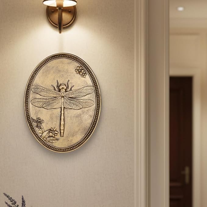 Vintage Dragonfly Wall Sculpture, Antique Wall Decor, Gold Wall Art, Hanging Decoration with Embossed Dragonfly Design, Vintage Decoration for Living Room Bedroom and Hallway, Housewarming Gift