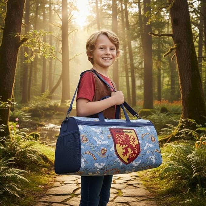 Harry Potter Kids Duffle Bag 16.5" – Travel & Sports Bag with Zipper Pocket, Mesh Sides & Strap Gryffindor