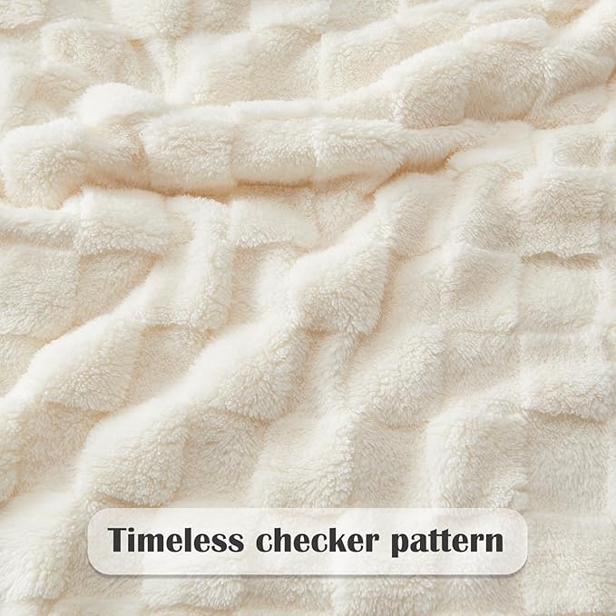 NEWCOSPLAY 3D Checkered Flannel King Blanket, Ivory Checkered, 90"x110" | Super Soft Cute Lightweight Decorative Premium Silky Fleece Blanket for Couch Sofa Bed, Gift for Women Men, All Season Use