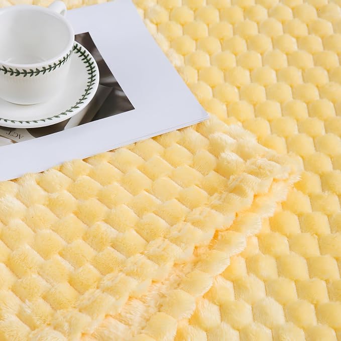 Bnuitland Light Yellow Flannel Throw Blanket (50X70 inches), 300 GSM Fleece Cozy Warm Soft Home Decor Lightweight Bed Sofa Blanket for Adults, Suitable for All Seasons.