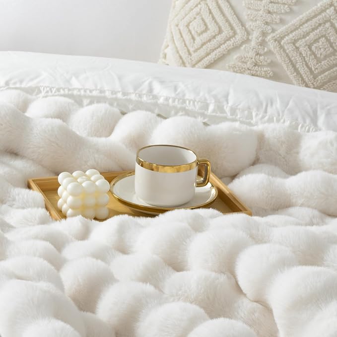 Luxury 1000GSM Rabbit Faux Fur Twin Blanket, Super Heavy Warm Cozy Beige Cream Blankets for Couch Bed Sofa, Ruched Plush Fuzzy Elegant Soft Reversible Mink Blanket for Living Room Bedroom