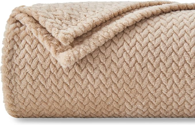 NEWCOSPLAY Fleece Leaves Pattern Queen Blanket, Brown, 90"x90" | Super Soft Throw Blanket, Lightweight Cozy Bed Sofa Blanket, Premium Silky Flannel Fleece, Travel Blanket for All Season Use