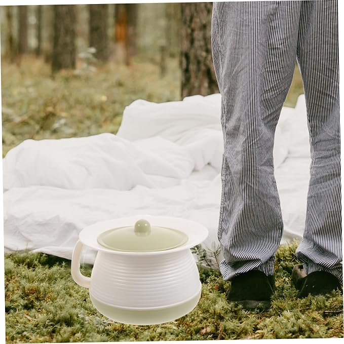 1pc Portable Handheld Potty for Adults Sturdy Spittoon with Cover for Elderly Use Urine Storage Pot for Home and Travel Convenient Design for Bedroom and Camping