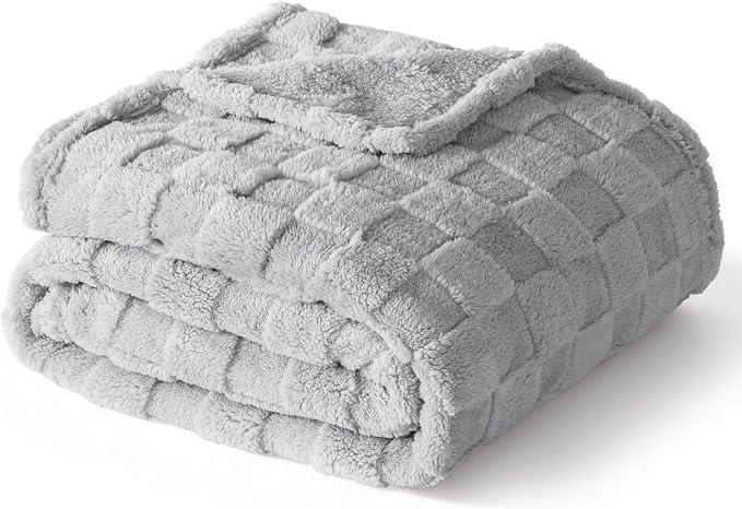 Exclusivo Mezcla 3D Checkered Fleece Throw Blanket for Couch, Light Grey | Super Soft and Cozy Fluffy Throw, Lightweight and Breathable, Cute Fuzzy Blanket for Sofa, Home Decor, All Season, 50"x60"