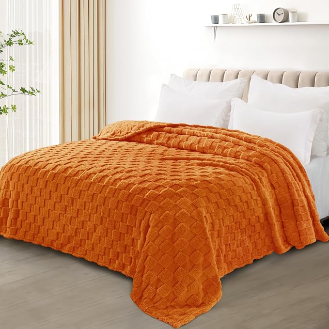 Exclusivo Mezcla 3D Checkered Fleece Twin Blanket for Bed, Burnt Orange | Super Soft and Cozy Fluffy Bed Blanket, Cute Fuzzy Blanket for Teens Back to School, Dorm Essentials, All Season, 60"x80"