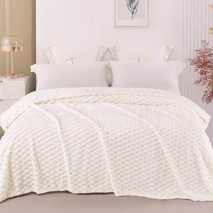Exclusivo Mezcla 3D Fleece Twin Size Blanket for Bed, Ivory | Extra Soft Fuzzy Plush Lightweight Bed Blankets, Cozy Fluffy Decorative Blankets for All Seasons, 60x80 Inches