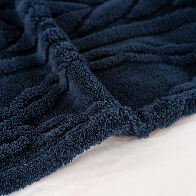 YUSOKI Sherpa Fleece Queen Size Blanket, Navy Blue, 90"x90" | 3D Stylish Design,320GSM, Non-Shedding, Lightweight for All Season Use, stays fluffy after repeated washes, Perfect Gifts