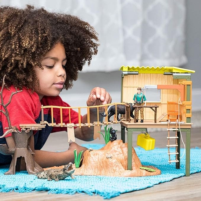 Schleich Wild Life Safari Animal Toy for Boys and Girls Ages 3+, Ranger Adventure Station