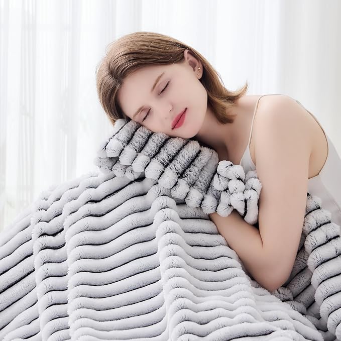 NEWCOSPLAY Fleece Ribbed Cozy Throw Blanket for Couch, Black White, 50"x60" | Premium Silky Flannel Blanket, Soft Lightweight Fluffy Throw Blanket for Bed Sofa Decor, Gift for All Season Use