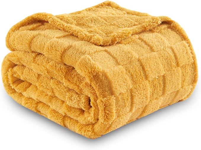 NEWCOSPLAY 3D Checkered Flannel King Blanket, Mustard Yellow, 90"x110" | Super Soft Cute Lightweight Decorative Premium Silky Fleece Blanket for Couch Sofa Bed, Gift for Women Men, All Season Use