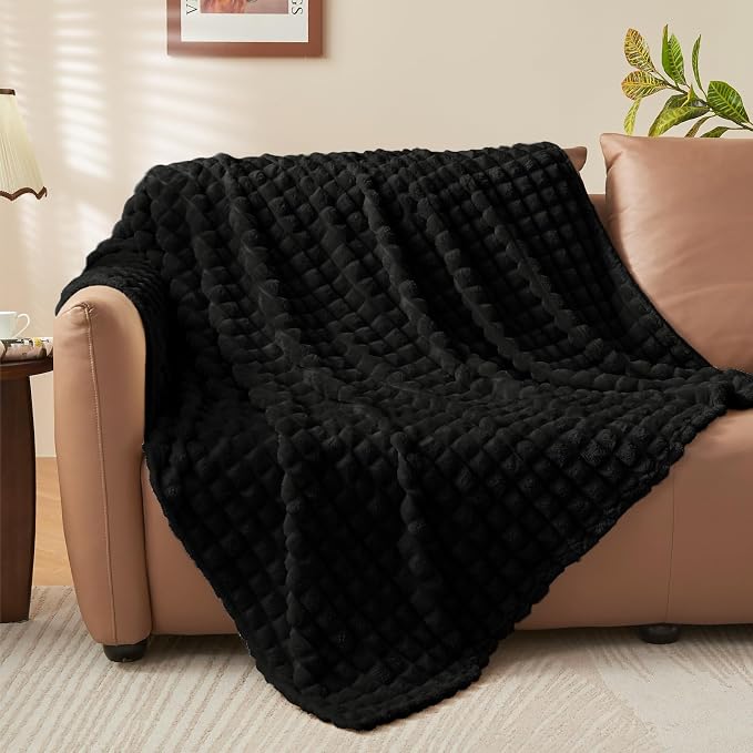 BEDELITE 3D Checked Black Fleece Twin Throw Blanket for Bed, 60x80 Inch | Soft Warm Fuzzy Fluffy Blanket for Couch Sofa, Lightweight Plush Cozy Throws for Home Room Decor, Gift for Women, All Season