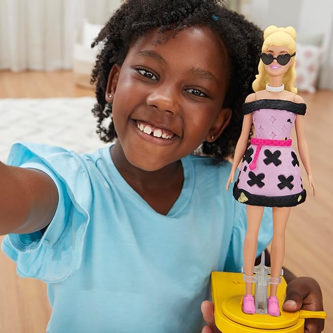 Play-Doh Barbie Designer Fashion Show Set, Make Doll Clothes with 21 Fashion Accessories & Modeling Compound, Kids Arts & Crafts for Girls & Boys 5+