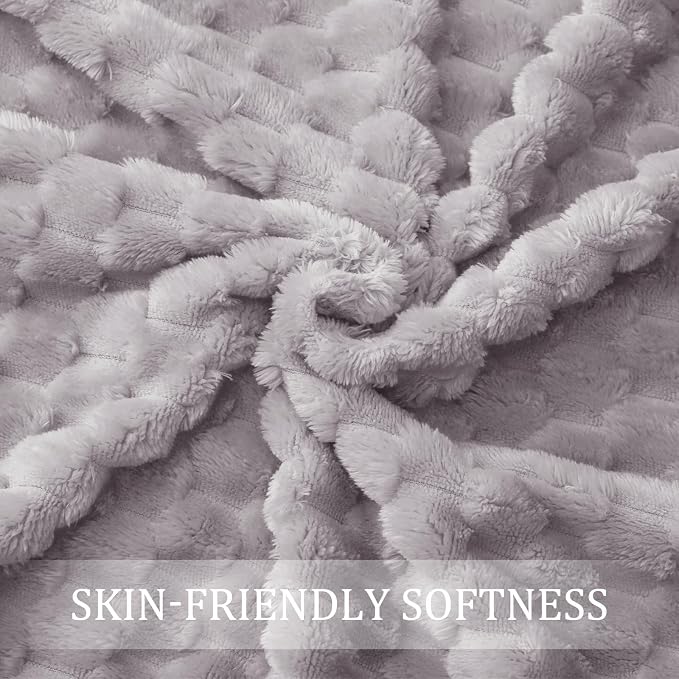 Exclusivo Mezcla 3D Fleece Queen Size Blanket for Bed, Light Grey | Extra Soft Fuzzy Plush Lightweight Bed Blankets, Cozy Fluffy Decorative Blankets for All Seasons, 90x90 Inches