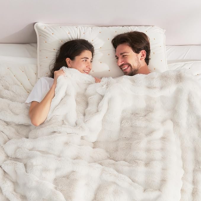 Cozy Bliss Faux Fur Throw Blanket for Couch, Fuzzy Soft Plush Thick Bubble Blanket for Sofa Bedroom Living Room, 90 * 90 Inches Cream White