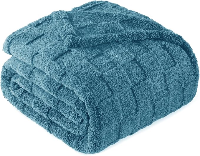 Exclusivo Mezcla 3D Checkered Fleece King Blanket for Bed, Slate Blue | Super Soft and Cozy Fluffy Blanket, Lightweigh and Breathable Blanket for Living Room, Bedroom, Decor, All Season, 104"x90"