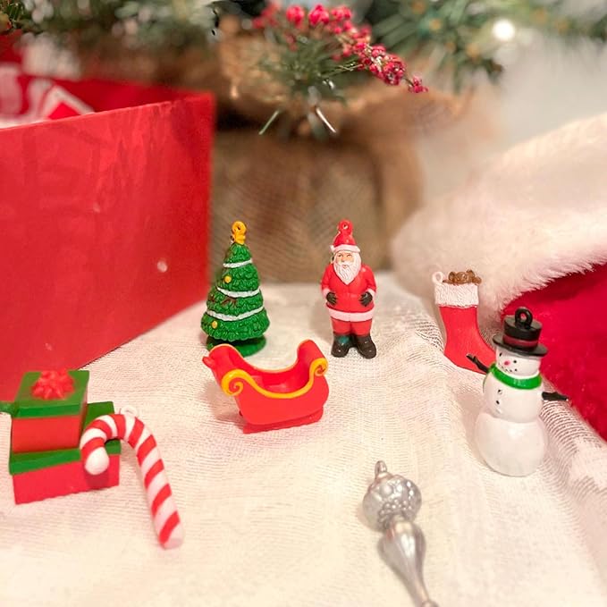 Safari Ltd. Christmas Designer TOOB - 8 Detailed Figurines: Christmas Tree, Stocking, Candy Cane, Ornament, Snowman, Sleigh, Gifts, and Santa - Educational Toy Figures For Boys, Girls & Kids Ages 3+