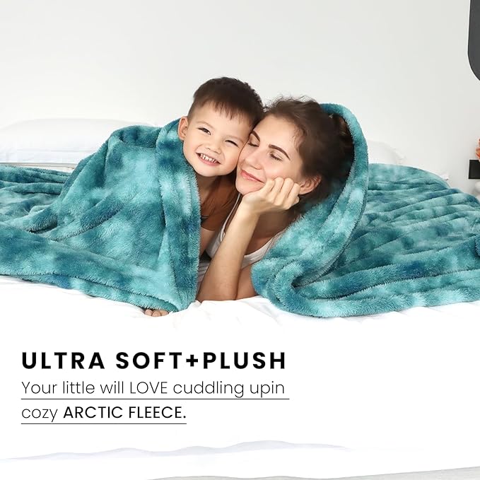 Plush Throw Blanket, Luxury Cozy Fleece Microfiber Cover for Sofa, Couch, Bed Styling, Soft Warm Lightweight Comfort Blanket, Modern Home Decor, Travel Camping Gifts