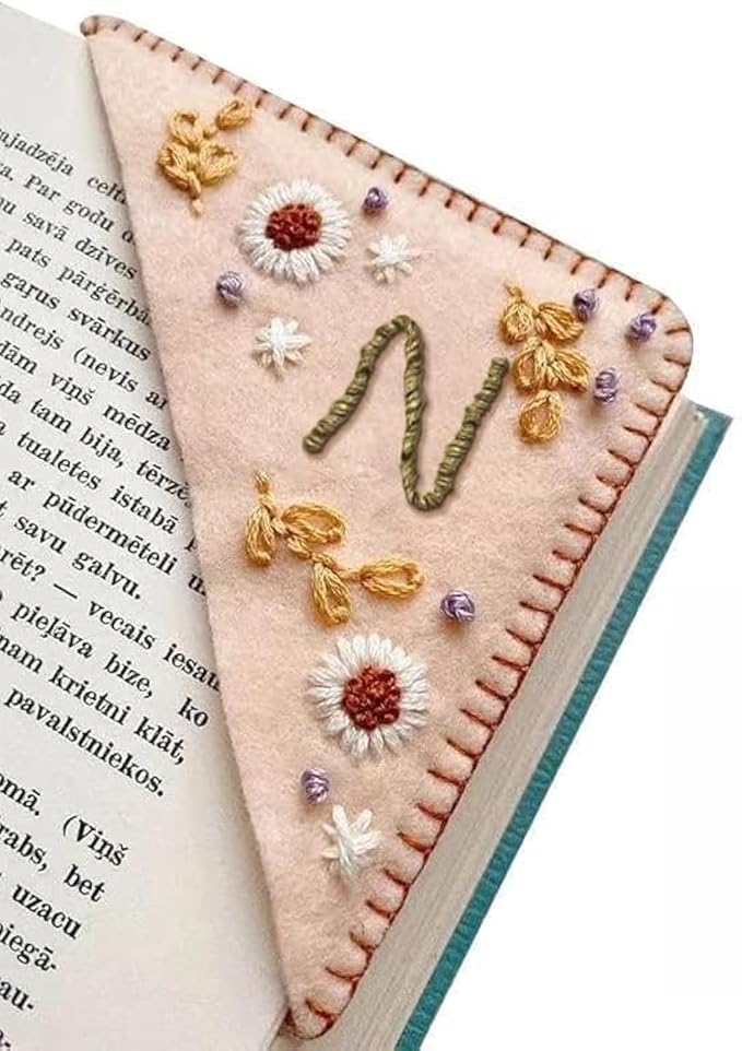 MOTEERLLU Personalized Hand Embroidered Corner Bookmark,Felt Triangle Page Stitched Handmade Bookmark,Unique Cute Flower Letter Embroidery Bookmarks Accessories for Book Lovers(Spring-n)