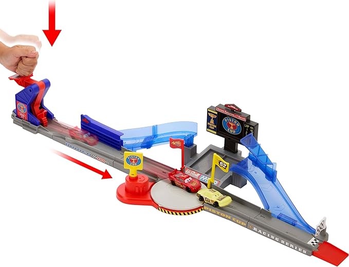 Mattel Disney Pixar Cars Playset & Toy Car, Tongue-Out Lightning McQueen & Crushed Car, Piston Cup Stunting Speedway Track Set Includes