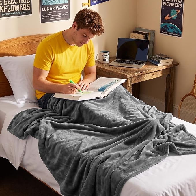 Utopia Bedding Ultra Soft Fleece Bed Blanket Twin XL Size Grey (90x76 Inch) | College Dorm Room Essentials for Girls and Guys, Microfiber Plush Warm Lightweight Breathable Cozy Blanket Anti-Static