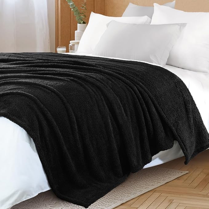 Exclusivo Mezcla Fleece Bed Blankets King Size for Bed, 90" x 104" | Super Soft and Cozy Fluffy Blanket for Women, Lightweight and Fuzzy Large Blanket for Bedroom , All Season, Black