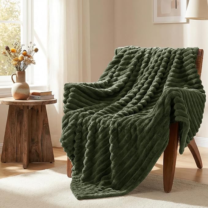 HIMEET Olive Green Throw XL Blanket, 300GSM Ribbed Fleece, 50 x 70 Inches | Ultra Soft Flannel, All-Season Lightweight Warmth, Extra Coverage for Couch Lounging, Home Room Decor, Machine Washable