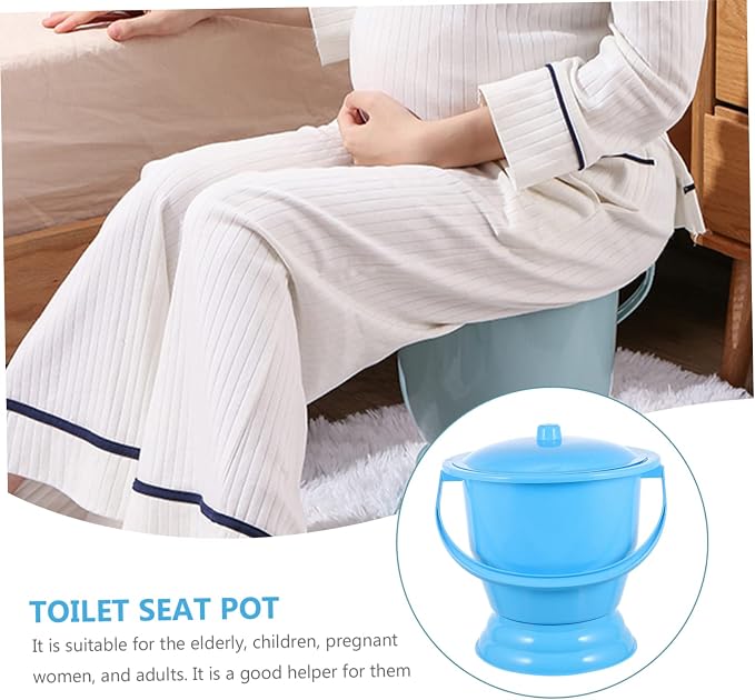 Portable Urinal Pot for Boys Boy Girl Potty Training Toilet Travel Potty Spittoon Lid Handle