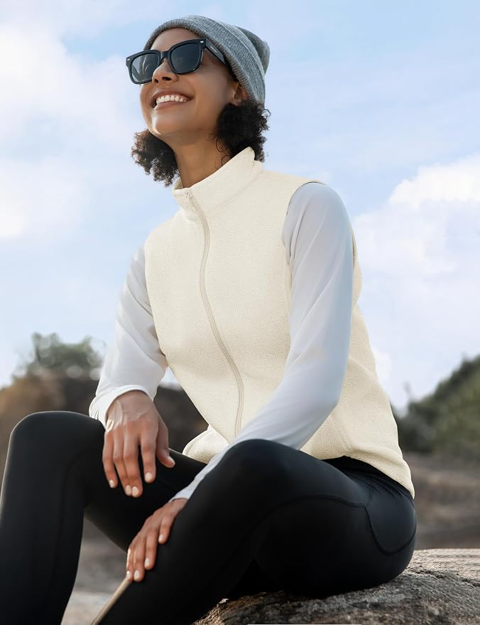 MAGCOMSEN Women's Fleece Vest Outerwear Sleeveless Lightweight Zip Jackets Warm Soft Vests with Zipper Pockets