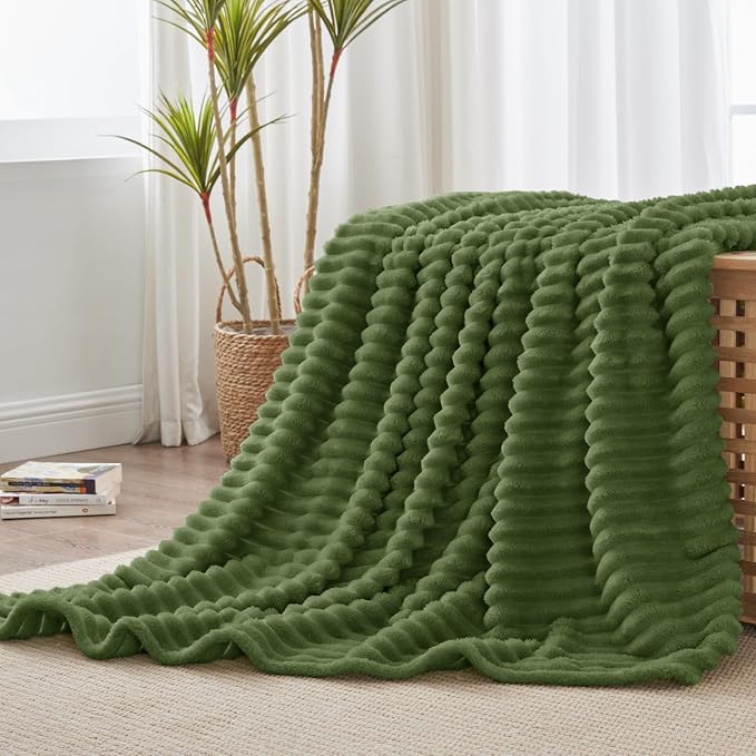 BEDELITE Ribbed Fleece Throw Blanket for Couch, Moss, 50"x60" | Ultra-Soft Plush Fleece, Cozy, Warm Yet Lightweight, Ribbed Texture, Home Decor, Machine Washable, Giftable, All-Season Use