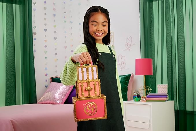 Mattel Universal Pictures’ Wicked Glinda’s Glamorous Closet with 2 Unique Looks, Surprises & 13 Accessories, Inspired by the Movie