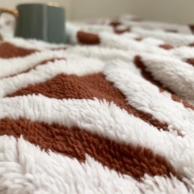 LOMAO Sherpa Fleece Blanket Gifts for Mom Dad Cozy Soft Throw Blanket for Women Men Birthday Gifts Dual Sided Couch Sofa Bed Blanket (Brown, 51"x63")